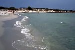 Spiaggia dell'Isuledda di San Teodoro.jpg