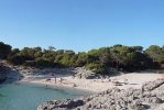 Playa Cala Es Talaier Minorca spiaggia.jpg