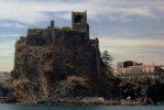 spiaggia di aci castello.jpg