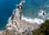 Spiaggia Punta Crena di Finale Ligure.jpg