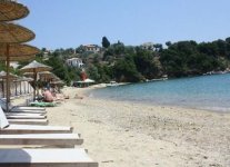 Spiaggia Achladies di Skiathos.jpg