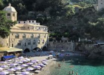 Spiaggia di San Fruttuoso Camogli.jpg