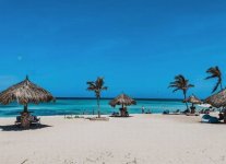 Spiaggia Arashi Beach di Aruba.jpg